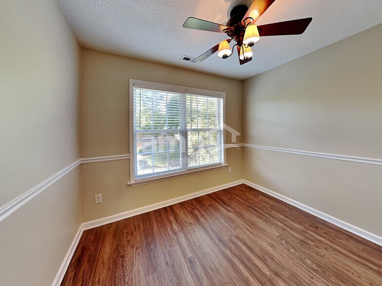 Building Photo - 4405 Moss Spring Dr