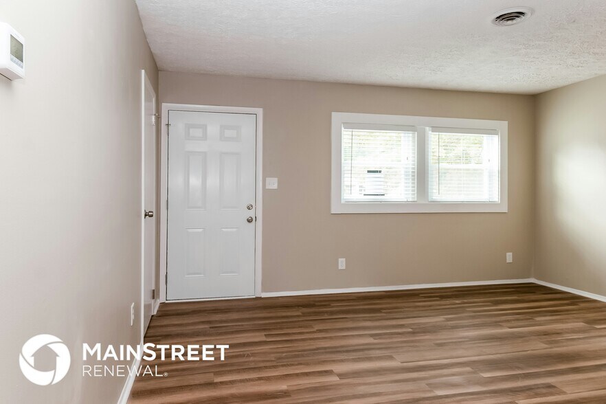 Building Photo - 5922 Heatherwood Ln