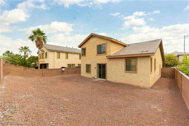 Building Photo - 5705 Pacesetter St