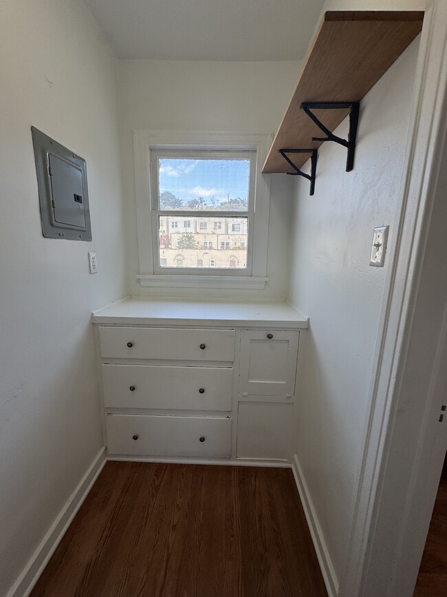 built in dresser - 3350 Hamilton Way