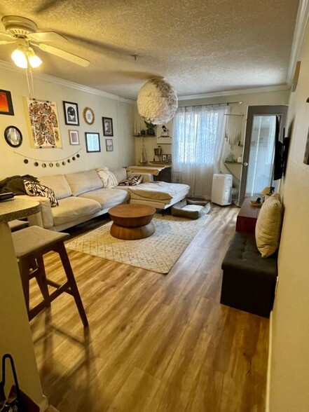 Living Room - 8889 Caminito Plaza Centro