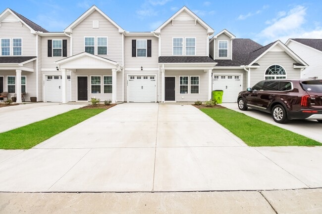 Building Photo - 7280 Bellacroft Dr