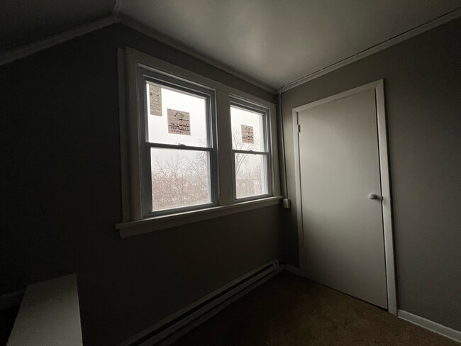 Building Photo - Rao - E145