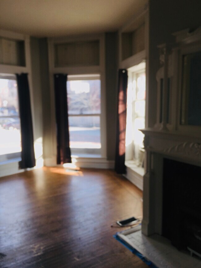 Living Room - 1900 Madison Ave