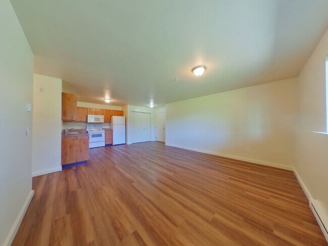 Building Photo - Centrally located 2 Bedroom Apartment in Downtown Location!