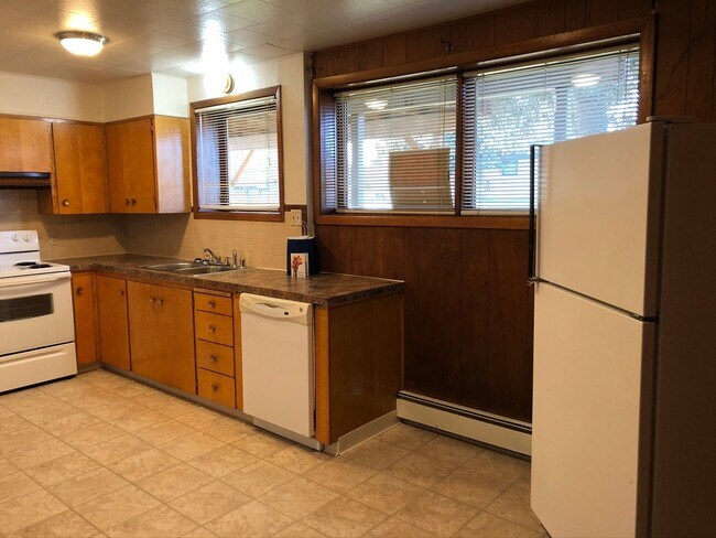 Building Photo - 2 Bedroom 1 Bathroom in Duplex | Near JBER & Cheney Lake!