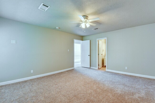 Building Photo - 12841 Orion Ct