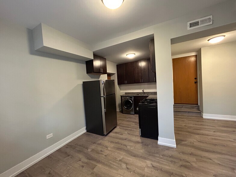 Building Photo - 1128 Maple Ave