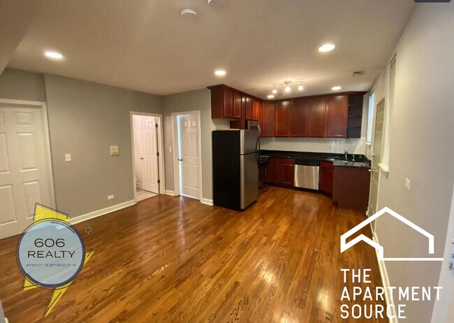 Building Photo - 2704 W Arthur Ave