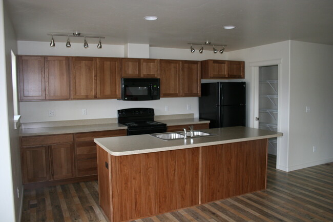 Building Photo - 29 Muskrat Dr