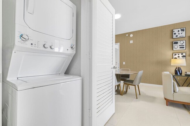 Building Photo - 4111 S Ocean Dr