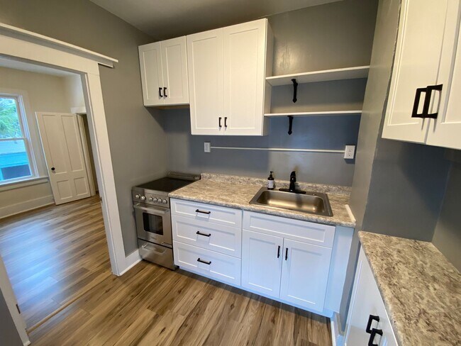 Building Photo - 36 Clarke St