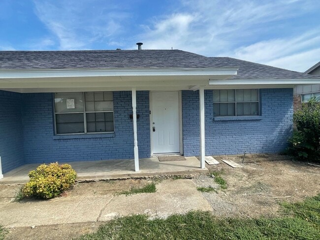 Building Photo - 3 Bedroom House in Carrollton, TX (Fully Renovated!)
