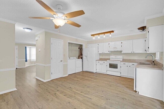 Building Photo - 105 Choisy Crescent