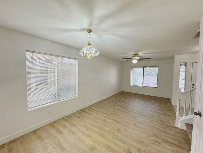 Building Photo - MOVE IN SPECIALS!! 15 DAYS RENT FREE!! Wonderful large, 4 br 2.5 ba family home in Johnson Ranch