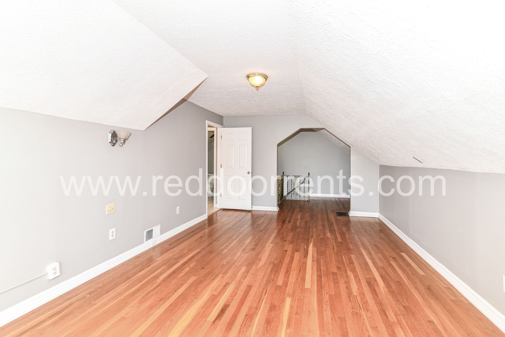 Building Photo - 125 E 49th St