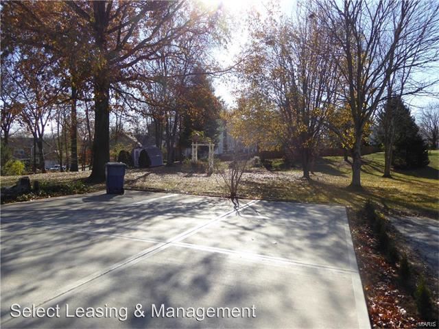 Building Photo - 218 Lazy Ridge Dr