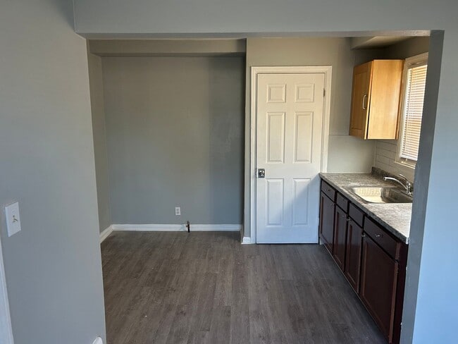 Building Photo - 2669 Electric- 3 BEDS & 2 BATH FOR RENT!
