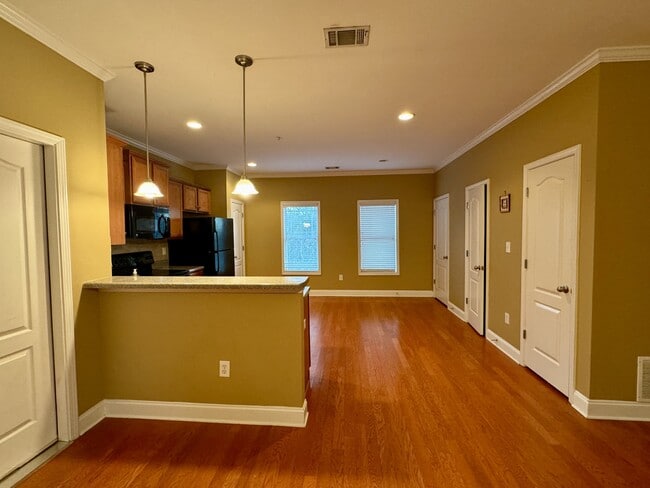 Building Photo - 409 Whitehall Rd