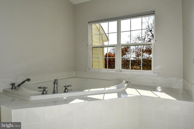 Building Photo - 43265 Morven Square