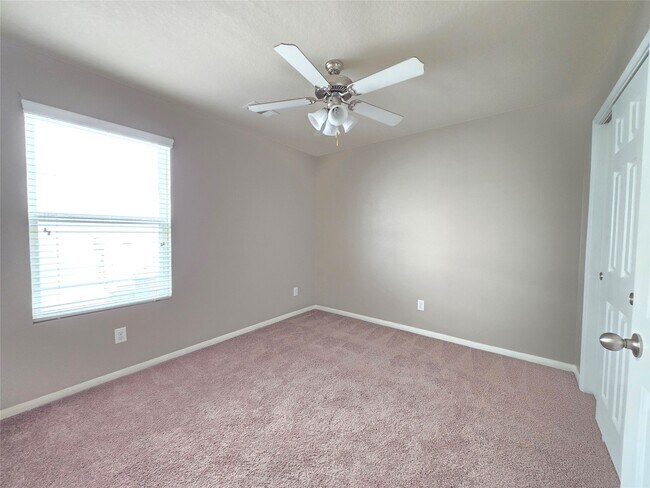 Building Photo - 9924 Lace Flower Way