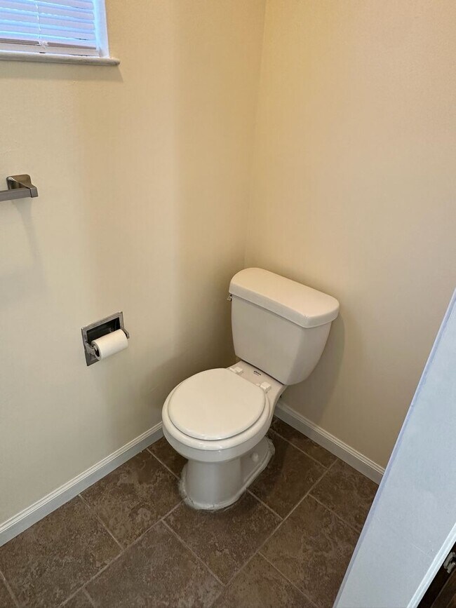 Building Photo - 2902 S University St