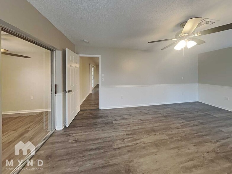 Building Photo - 8610 Sagewood Dr