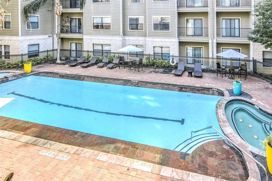 Building Photo - 2024 Post Oak Blvd