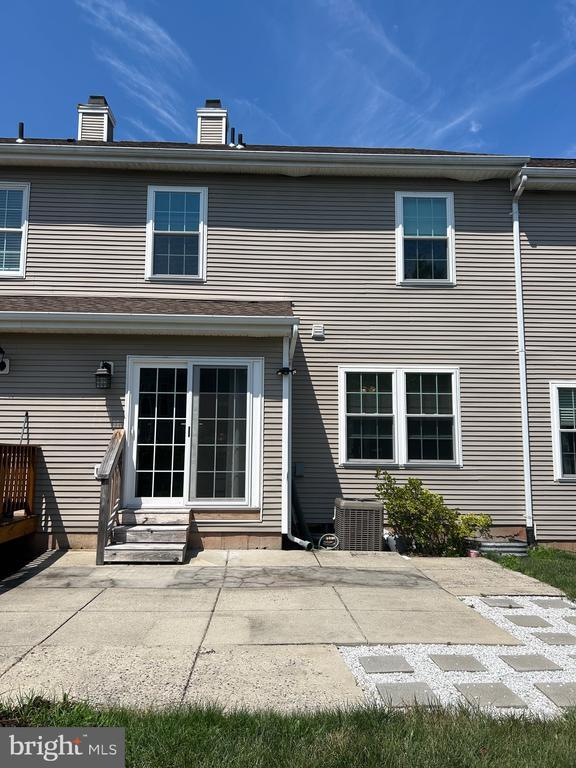 Building Photo - 606 Gunpowder Ct