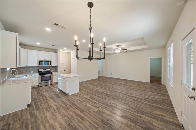 Building Photo - 2055 Lost Timbers Dr