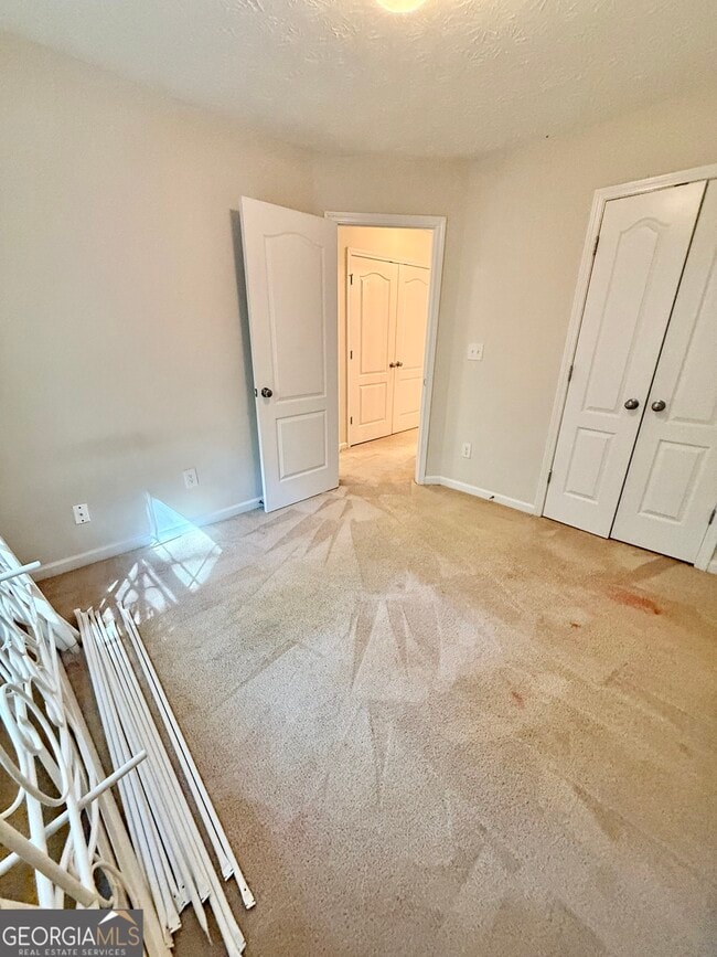 Building Photo - 6327 Ellenwood Dr