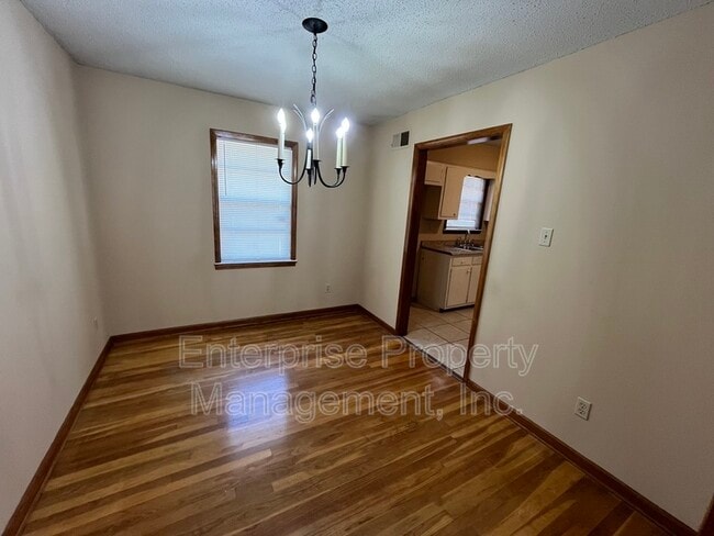 Building Photo - 3539 Glenshaw Dr