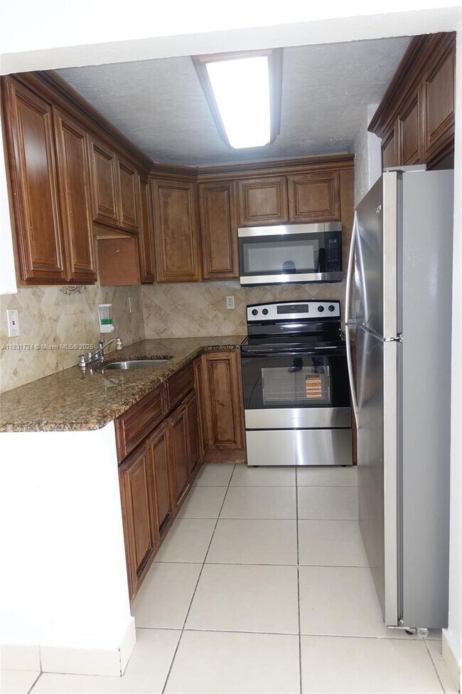 Building Photo - 495 NW 72nd Ave