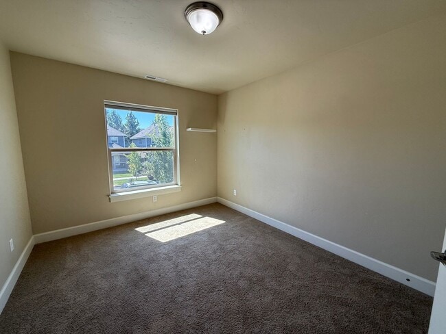 Building Photo - 3120 NE Marea Dr