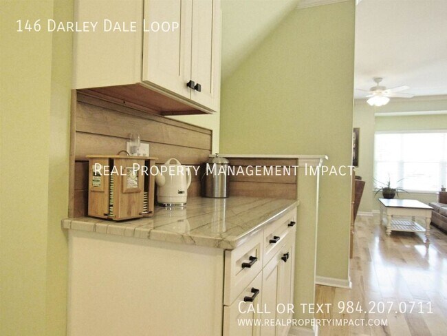 Building Photo - 146 Darley Dale Loop