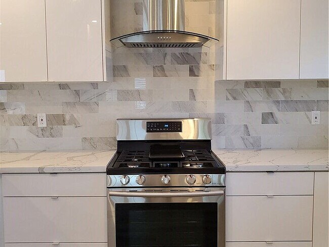 Building Photo - 2935 La Tierra St