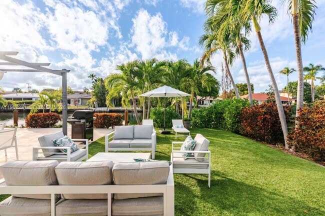 Building Photo - 636 Hibiscus Dr