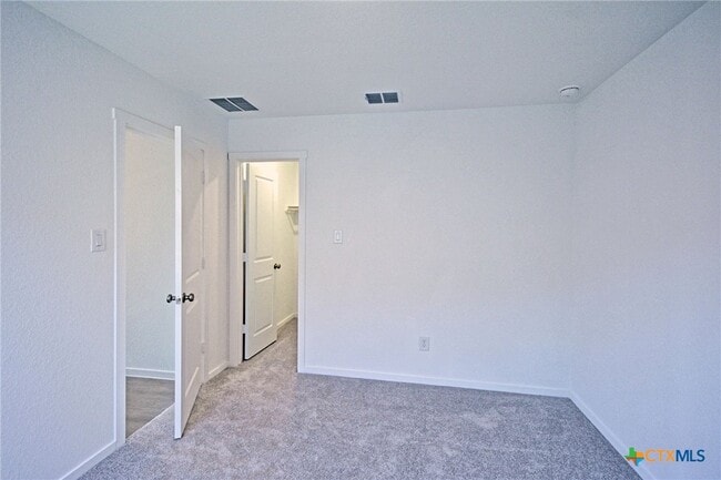 Building Photo - 3243 Gingham Pt