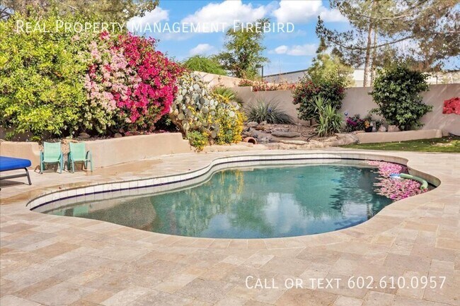 Building Photo - 4921 S Vista Pl