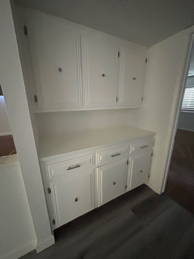 Building Photo - Very Clean Condo in Kern City!  2 Bedrooms...