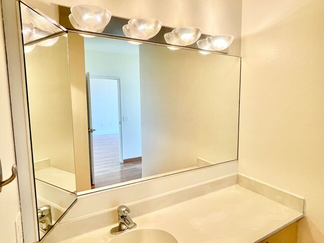 Building Photo - 2BR/2BA Remodeled Condo in the Towers! NEW...