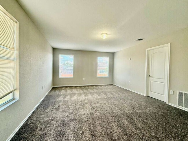 Building Photo - Spacious Two-Story Home: 4 Beds, 2.5 Baths...