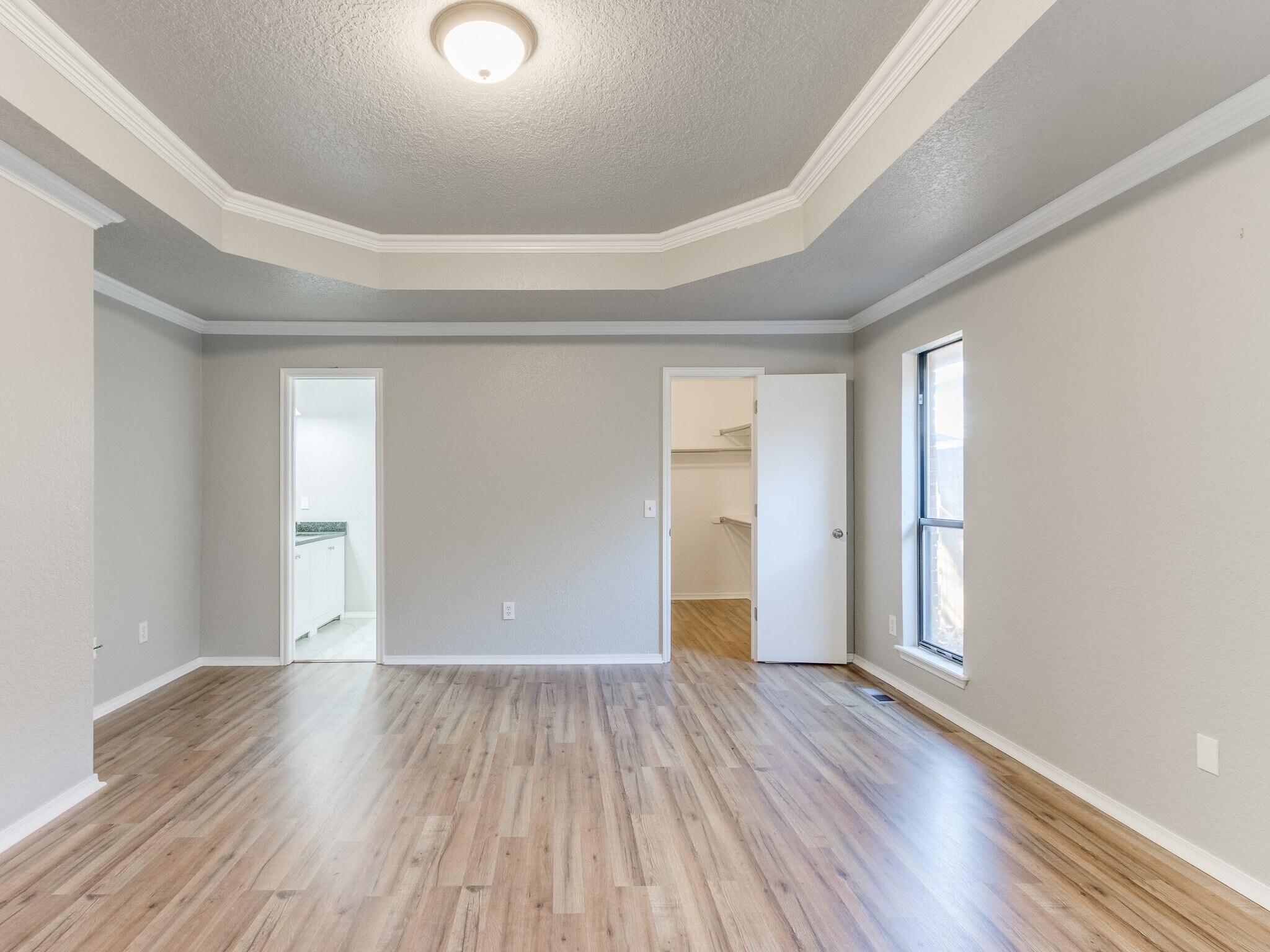 Building Photo - 509 Bluegrass Ln
