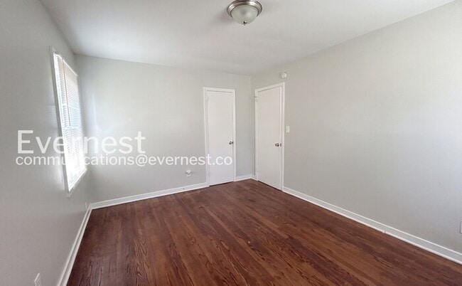 Building Photo - 5725 Avenue O