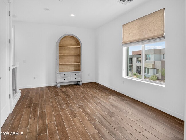 Building Photo - 11673 N 136th St