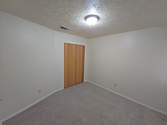 Building Photo - 3930 Mohlerbruk Dr