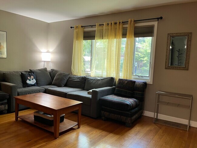 Building Photo - 421 Edgewood Pl