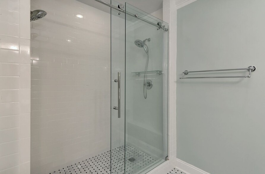 Building Photo - 6338 Owenby Ct