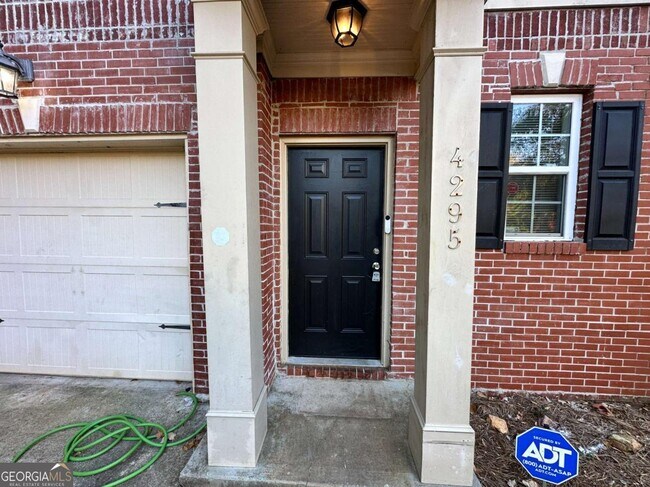 Building Photo - 4295 Youngstown Cir