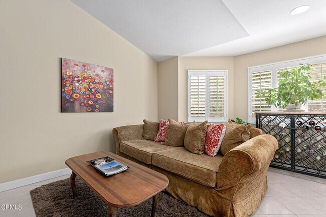Building Photo - 2 Bedroom + 2.5 Bathroom Townhome + Loft! | Weston Cape Regatta | Ventura | Unfurnished
